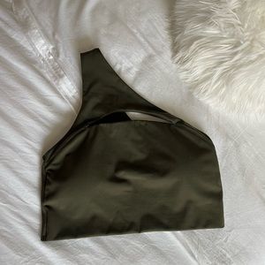 Alphalete Alphalux asymmetrical bra